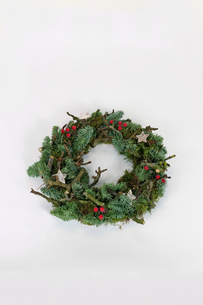 Picture of Abies nobilis/mos with decoration 3 28-30CM-WREATH-HALF